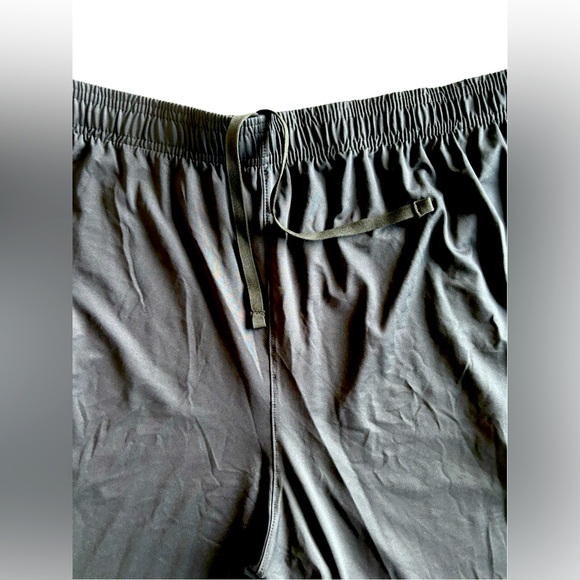 Under Armour Big & Tall Men’s Training Shorts in Black - Picture 5 of 6